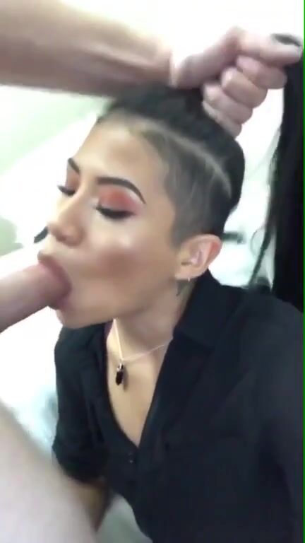 Deepthroat with a proper grip
